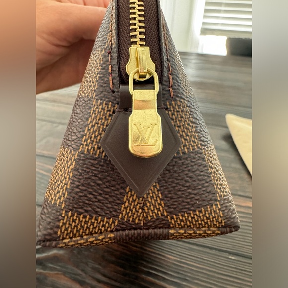 Authentic Louis Vuitton Damier Ebene Cosmetic Pouch in Like New Condition - Picture 2 of 16